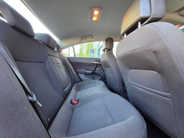 Opel - 2010 - insignia - 1.8 cosmo - gnd-47-l - afbeelding 17 van  26