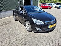 Opel - 2011 - astra - opel astra 1.4 turbo - afbeelding 13 van  19