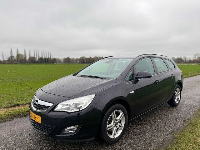 Opel - 2011 - astra sports tourer - 1.4 edition - 64-rjk-3 - afbeelding 1 van  10