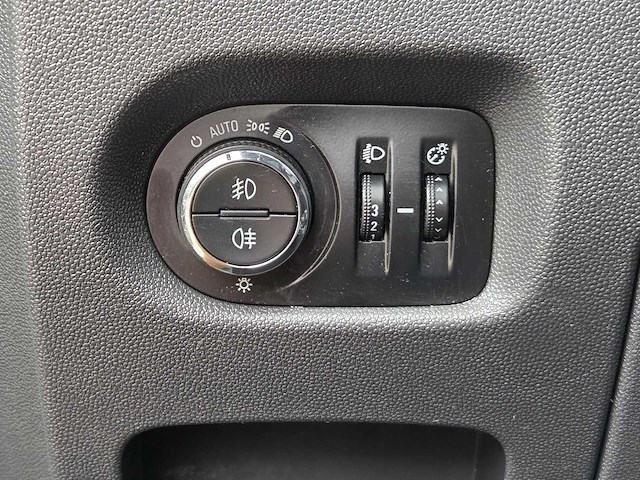 Opel - 2011 - corsa - 1.3 cdti ecof.s cos. - 28-rsg-4 - afbeelding 15 van  26