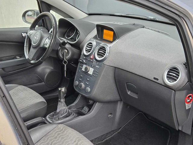 Opel - 2011 - corsa - 1.3 cdti ecof.s cos. - 28-rsg-4 - afbeelding 18 van  26