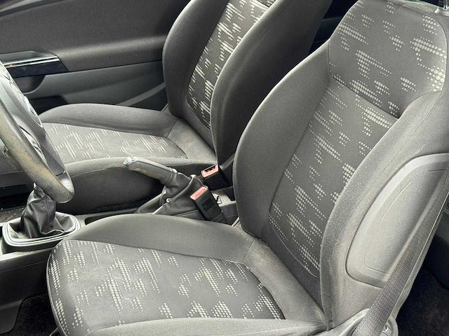 Opel - 2011 - corsa - 1.4-16v - nh-105-v - afbeelding 2 van  20