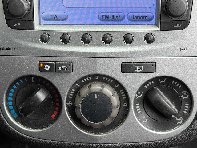 Opel - 2011 - corsa - 1.4-16v - nh-105-v - afbeelding 8 van  20