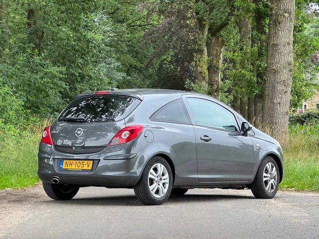 Opel - 2011 - corsa - 1.4-16v - nh-105-v - afbeelding 16 van  20