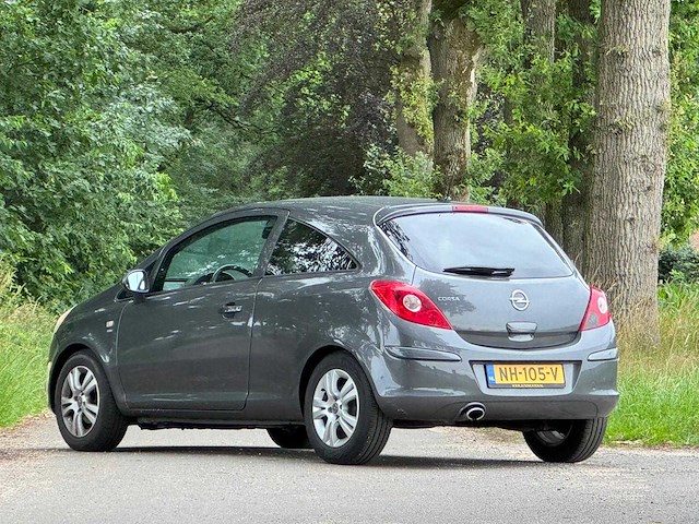 Opel - 2011 - corsa - 1.4-16v - nh-105-v - afbeelding 18 van  20
