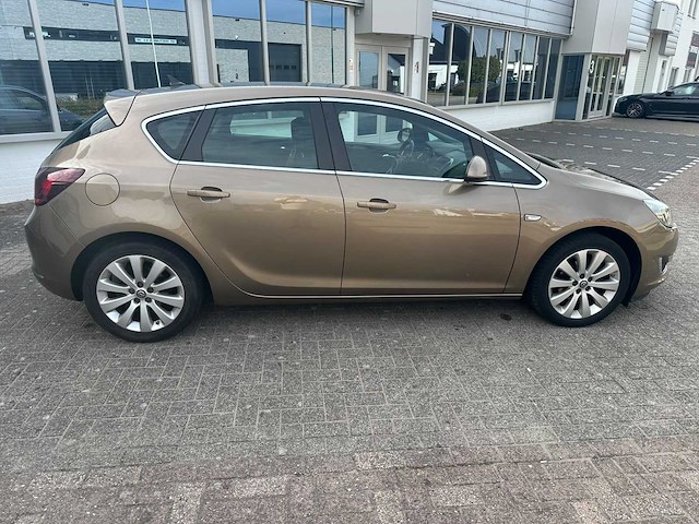 Opel - 2014 - astra - 1.4 turbo cosmo - 8-xgr-00 - afbeelding 23 van  27