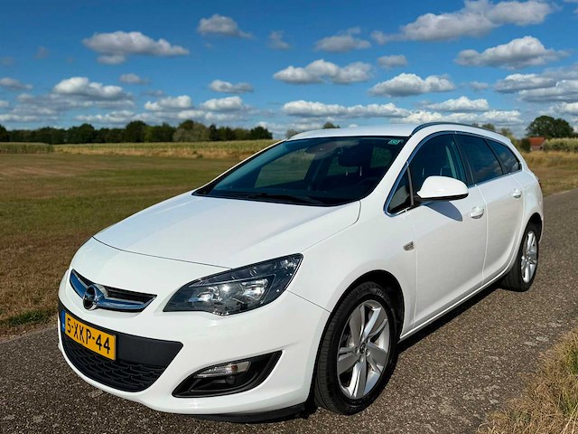 Opel - 2014 - astra sports tourer - 1.4 turbo bns + - 5-xkp-44 - personenauto - afbeelding 1 van  13