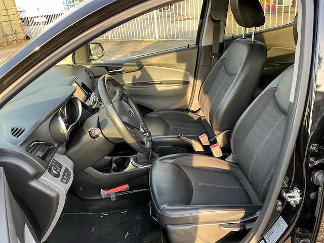 Opel - 2019 - karl - 1.0 ecofl innovation - personenauto - afbeelding 7 van  19