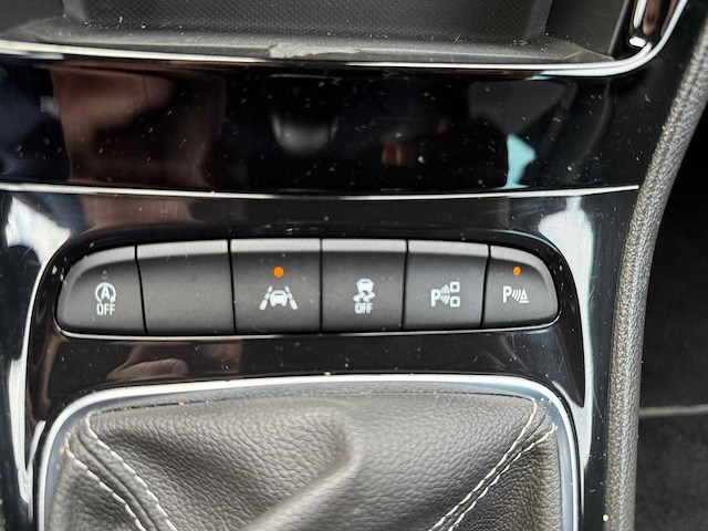 Opel - 2022 - astra sports tourer - 1.2 design & tech - p-096-jv - afbeelding 6 van  16