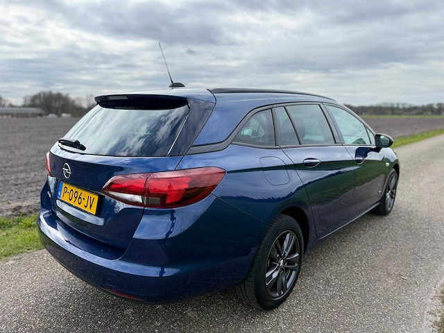 Opel - 2022 - astra sports tourer - 1.2 design & tech - p-096-jv - afbeelding 5 van  6