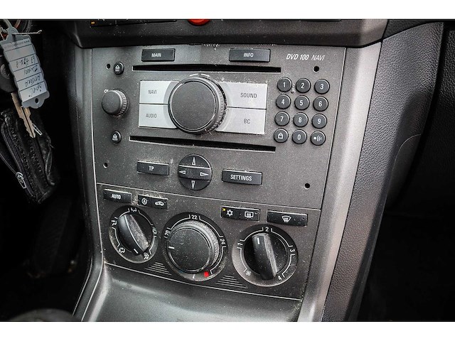 Opel - antara - 2.4-16v temptation 67-hgx-8 - afbeelding 17 van  18