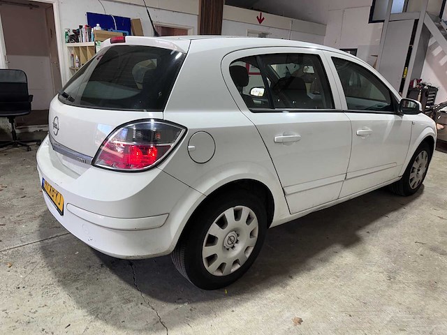 Opel - astra - 1.3 cdti business - 41-xb-kj- 2007 - afbeelding 4 van  6