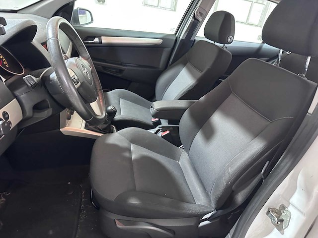 Opel - astra - 1.3 cdti business - 41-xb-kj- 2007 - afbeelding 12 van  16