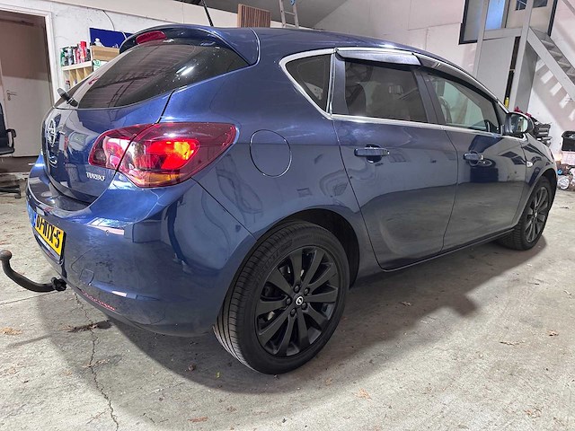 Opel - astra - 1.4 turbo cosmo - 07-ntx-5- 2010 - afbeelding 14 van  19