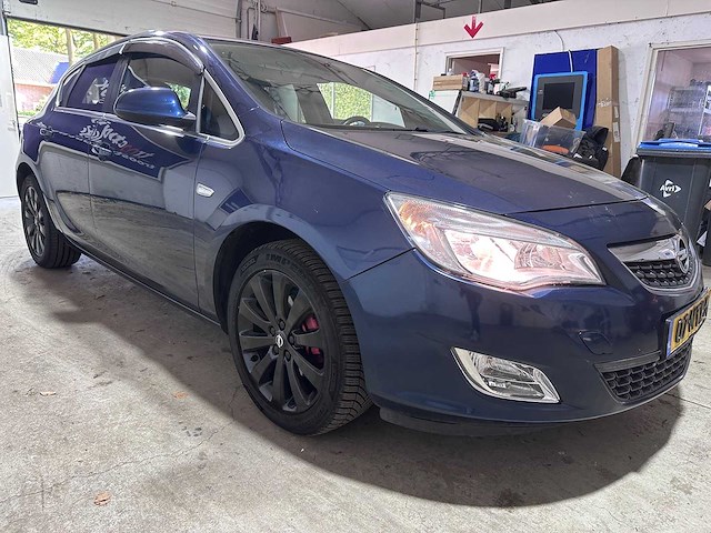 Opel - astra - 1.4 turbo cosmo - 07-ntx-5- 2010 - afbeelding 15 van  19