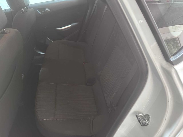 Opel - astra - 1.4 turbo edition - 02-kxs-4- 2010 - afbeelding 4 van  9