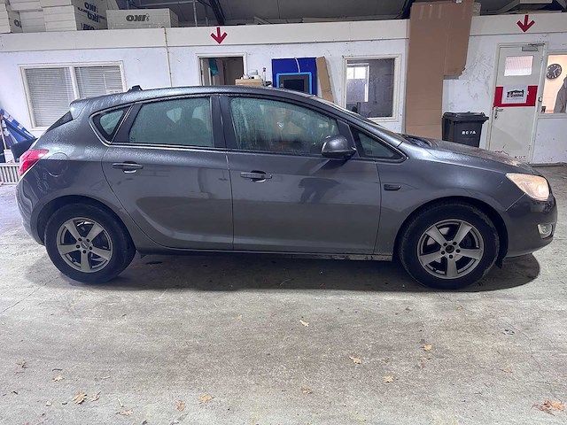 Opel - astra - 1.4 turbo edition - 99-lks-8 - afbeelding 18 van  21