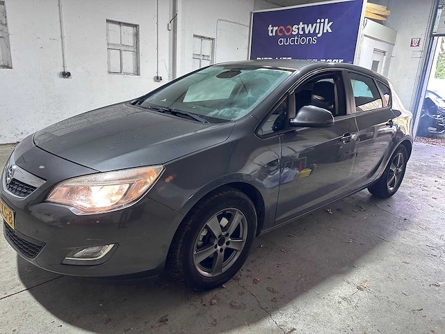 Opel - astra - 1.4 turbo edition - 99-lks-8 - afbeelding 1 van  21