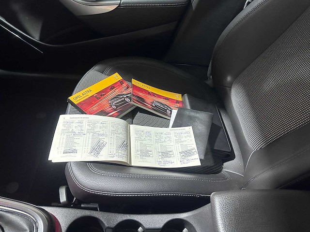 Opel - astra - 1.4 turbo gt automaat- 8-ktb-81 - afbeelding 13 van  20