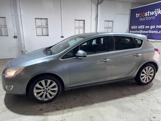 Opel - astra - 1.4 turbo gt automaat- 8-ktb-81 - afbeelding 12 van  20