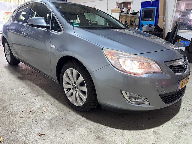 Opel - astra - 1.4 turbo gt automaat- 8-ktb-81 - afbeelding 18 van  20