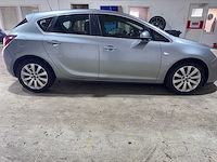 Opel - astra - 1.4 turbo gt automaat- 8-ktb-81 - afbeelding 17 van  20