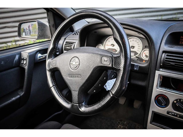 Opel - astra - 1.6-16v sport ed.ii 49-nl-fd - afbeelding 3 van  17