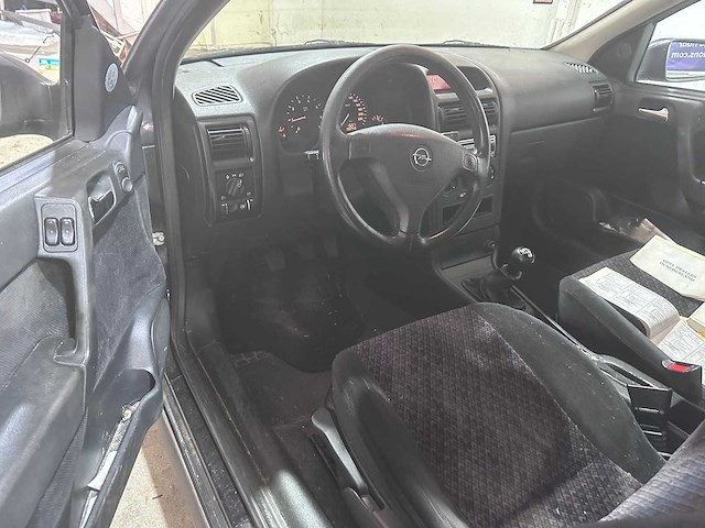 Opel - astra - 1.6 comfort - 08-gv-pr- 2001 - afbeelding 14 van  16
