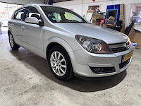 Opel - astra - 1.6 cosmo - 07-pk-lz- 2004 - afbeelding 16 van  20