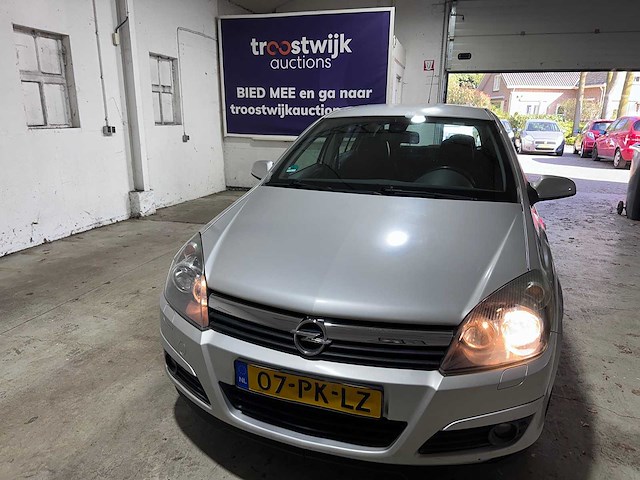 Opel - astra - 1.6 cosmo - 07-pk-lz- 2004 - afbeelding 17 van  20