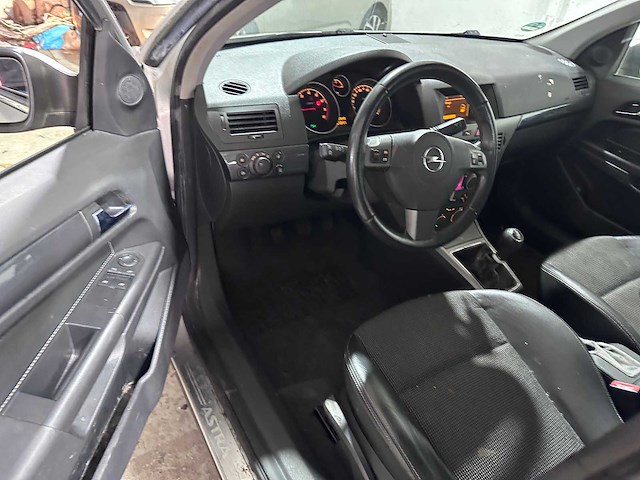 Opel - astra - 1.6 cosmo - 07-pk-lz- 2004 - afbeelding 18 van  20