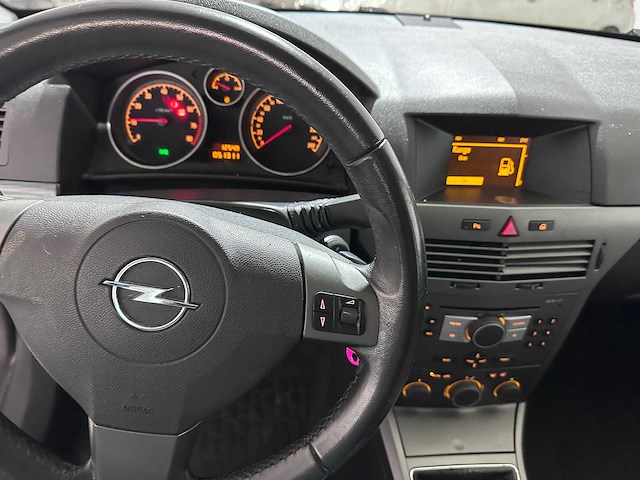 Opel - astra - 1.6 cosmo - 07-pk-lz- 2004 - afbeelding 19 van  20