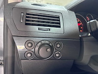 Opel - astra - 1.8 cosmo - 82-pj-hs- 2004 - afbeelding 2 van  16