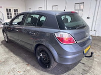 Opel - astra - 1.8 cosmo - 82-pj-hs- 2004 - afbeelding 9 van  16