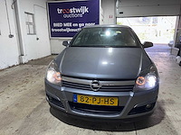 Opel - astra - 1.8 cosmo - 82-pj-hs- 2004 - afbeelding 12 van  16