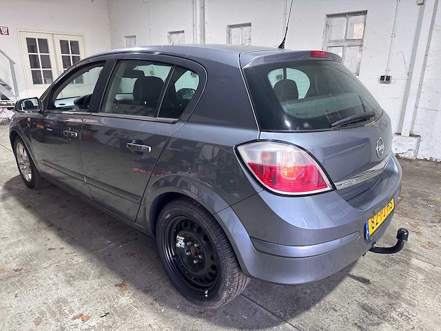 Opel - astra - 1.8 cosmo - 82-pj-hs- 2004 - afbeelding 9 van  14