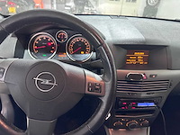 Opel - astra - 1.8 cosmo - 82-pj-hs- 2004 - afbeelding 8 van  10