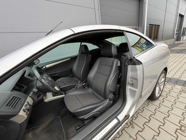 Opel - astra - twintop 1.8 enjoy - personenauto - 2006 - afbeelding 21 van  21