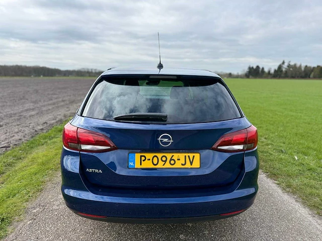 Opel - astra sports tourer - 1.2 design & tech - 2022 - p-096-jv - afbeelding 11 van  16