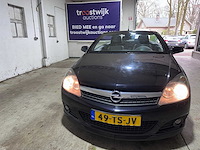 Opel - astra twintop - 1.8 cosmo - 49-ts-jv- 2007 - afbeelding 13 van  16