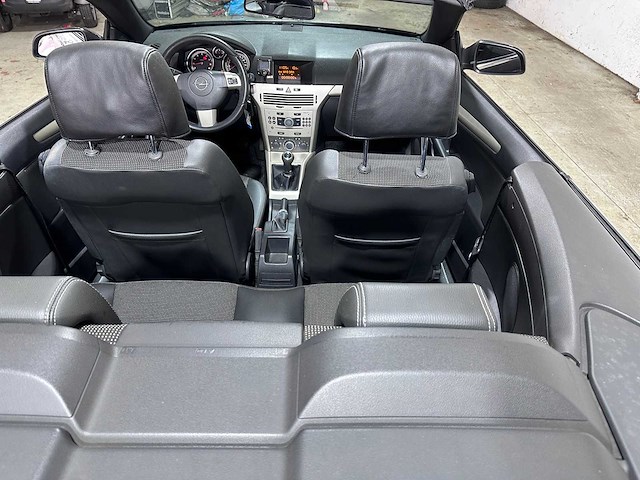 Opel - astra twintop - 1.8 cosmo - 49-ts-jv- 2007 - afbeelding 2 van  24