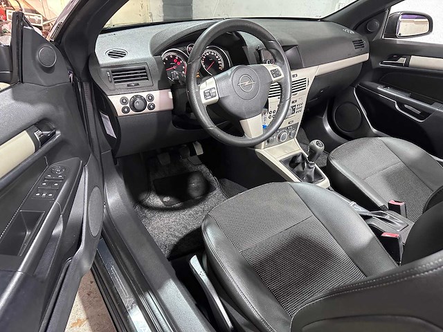 Opel - astra twintop - 1.8 cosmo - 49-ts-jv- 2007 - afbeelding 3 van  24