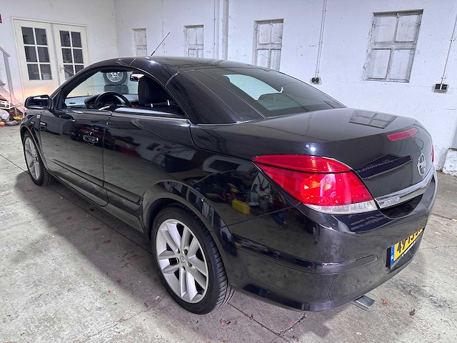 Opel - astra twintop - 1.8 cosmo - car - 2007 - afbeelding 4 van  4