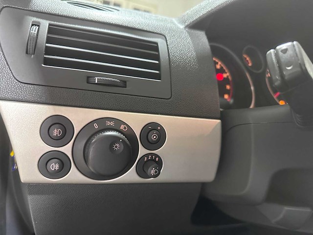 Opel - astra wagon - 1.6 temptation - car - 2008 - afbeelding 3 van  18