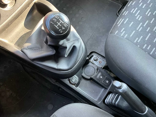 Opel - combo - 1.3 cdti l1h1 selec. - van - afbeelding 17 van  39