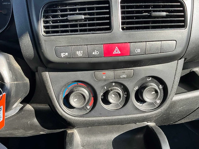 Opel - combo - 1.3 cdti l1h1 selec. - van - afbeelding 31 van  39