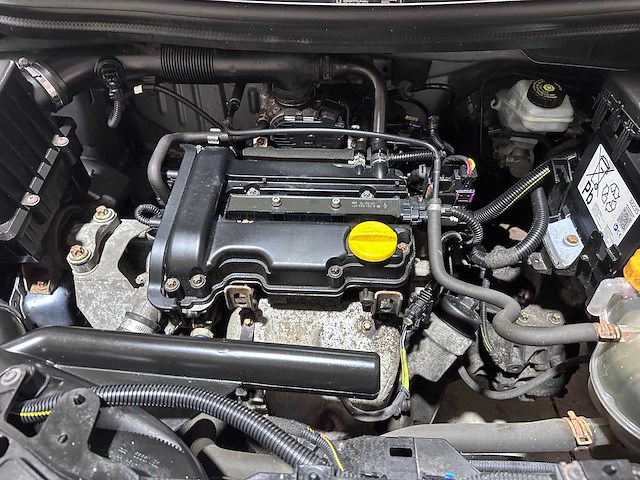 Opel - corsa - 1.0-12v essentia - kv-427-p- 2009 - afbeelding 7 van  15