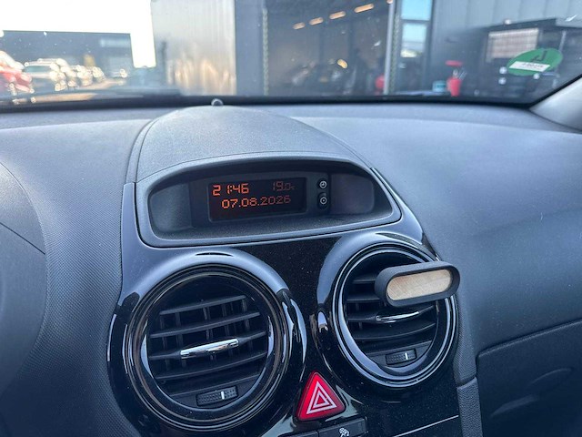Opel - corsa - 1.2-16v 111 edition 23-lgb-5 2010 iaw - afbeelding 5 van  17