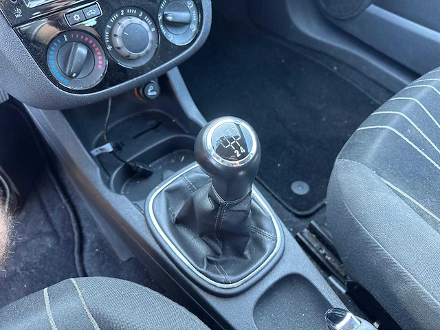 Opel - corsa - 1.2-16v 111 edition 23-lgb-5 2010 iaw - afbeelding 6 van  17