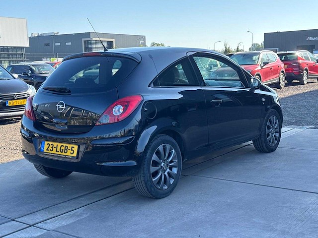 Opel - corsa - 1.2-16v 111 edition 23-lgb-5 2010 iaw - afbeelding 13 van  17